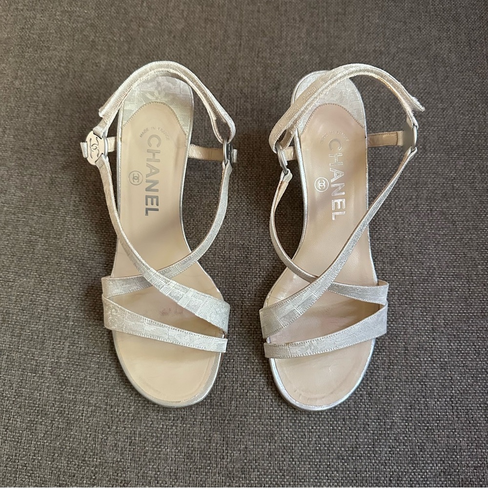 Vintage silver Chanel strappy heels - Picture 3 of 10